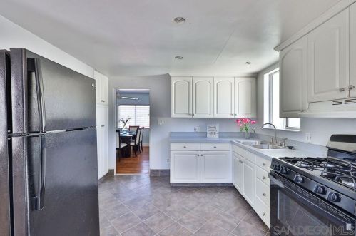 981 Lincoln Ave, El Cajon CA  92020-6426 exterior