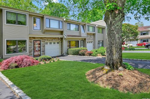 105 Lisa Dr, Northport, NY 11768-2875