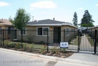 1309 Lake St, Bakersfield CA  93305-4751 exterior