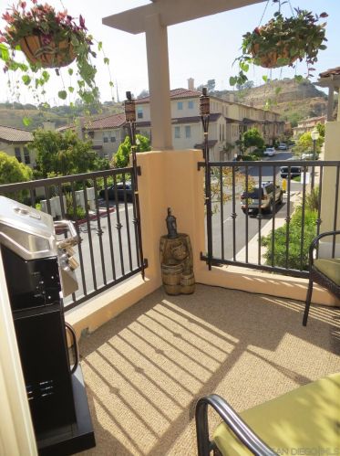 2722 Piantino Cir, San Diego CA 92108-4760 exterior