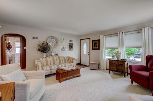 4106 Wilson Rd, Kenosha, WI 53142-7043