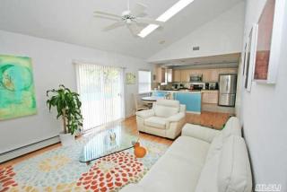 7 Sweetgrass Rd, West Hampton NY  11977-1417 exterior