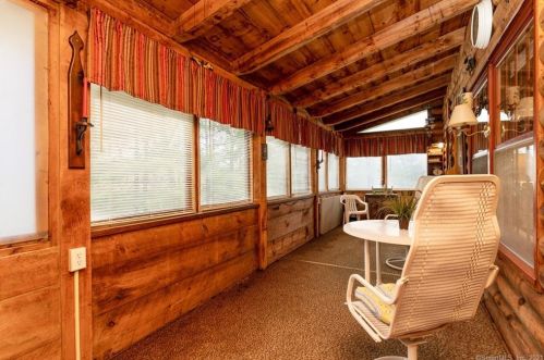 63 Red Oak Hill Rd, Farmington CT  06032-2201 exterior