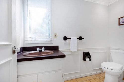 5 Kipford Way, Nashua NH 03063-1504 exterior