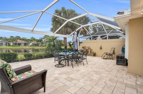 4562 Ossabaw Way, Naples, FL 34119-9557