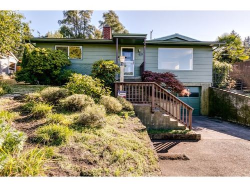 419 Park St, Springfield OR  97477-5439 exterior