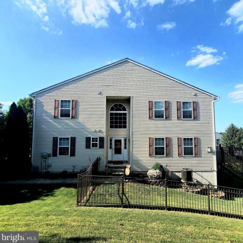 3787 Knight Dr, Macungie, PA 18062-2151