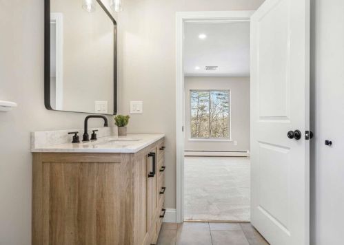 30 Caleb Dr, Danville NH  03819-3016 exterior