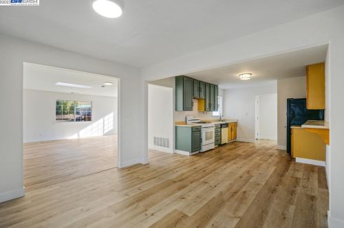 2954 Clearland Cir, West Pittsburg CA  94565-3243 exterior