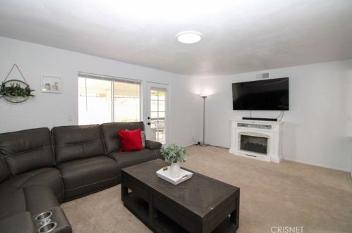 2241 Ravenna St, Simi Valley CA  93065-2737 exterior