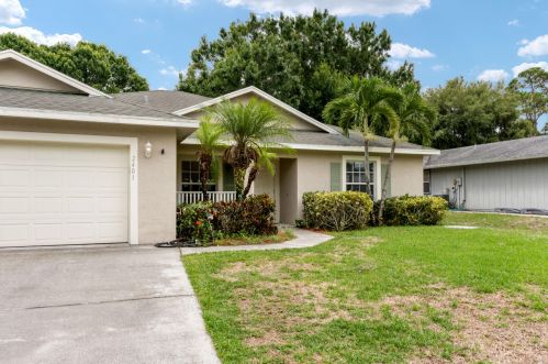 2401 Vardon St, Fort Pierce, FL 34953-2445