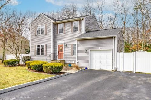 73 Remington Farm Dr, Coventry RI  02816-8276 exterior