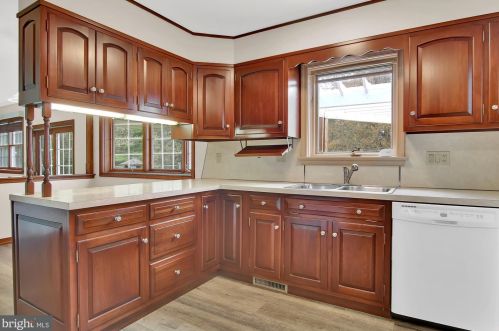 334 Rich Valley Rd, Carlisle, PA 17015-9079
