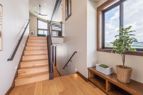 13701 Ski Slope Way, Truckee CA  96161 exterior