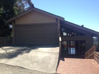 5990 Colton Blvd, Oakland, CA 94611-2206