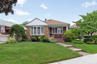 16369 26th Ave, Long Island City, NY 11358