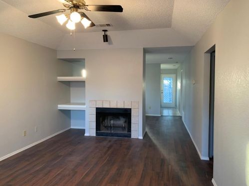 2805 Brittany Dr, Euless TX  76039-7601 exterior