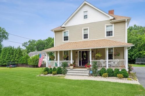 79 Old Haverstraw Rd, Congers, NY 10920-1920