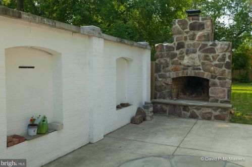 528 Liberty St, Charles Town WV  25414-1830 exterior