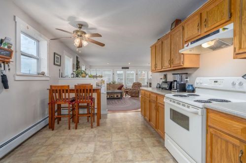 104 Lk Shr Dr, Northwood NH  03261-3707 exterior