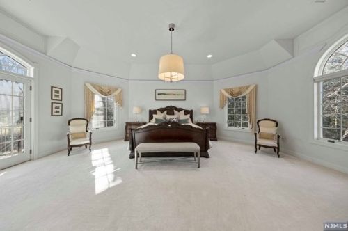 878 Seneca Rd, Franklin Lakes NJ  07417-2825 exterior