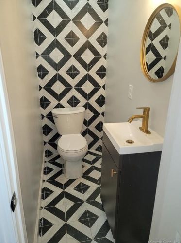 97 Bramblebush Rd, Manchester CT  06040-6300 exterior