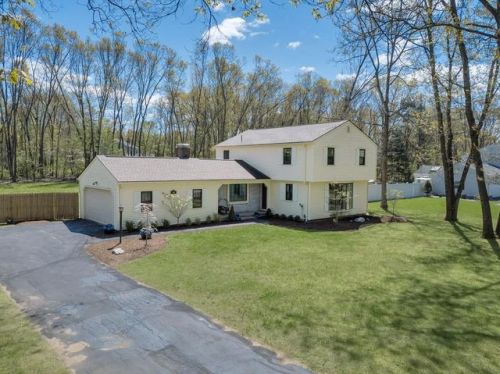 1069 Frank Smith Rd, Springfield MA  01106-2903 exterior