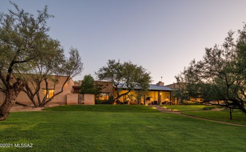 1416 Smokey Springs Rd, Tucson, AZ 85749-9398