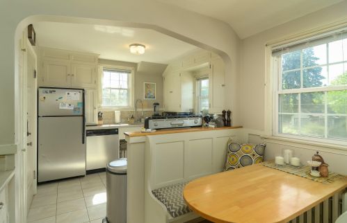 2935 Ewing Ave, Minneapolis MN 55422-3234 exterior