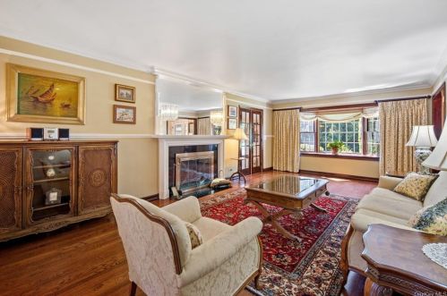 898 North St, White Plains NY  10605-4436 exterior