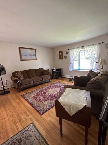 5 Prospect St, Staatsburg, NY 12580-5316