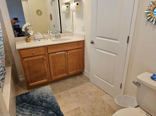7914 Bristol Cir, Naples FL  34120 exterior