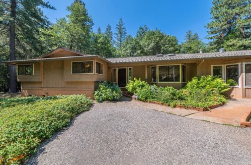 15849 Shadow Pines Dr, Grass Valley, CA 95945-9672