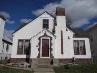 1418 Upton Ave, Minneapolis MN  55411-2827 exterior