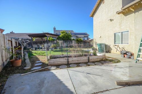 607 Grape St, Los Banos CA  93635-6372 exterior