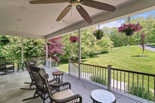 11 Timberline Ct, Tompkins Corners, NY 10579-2321