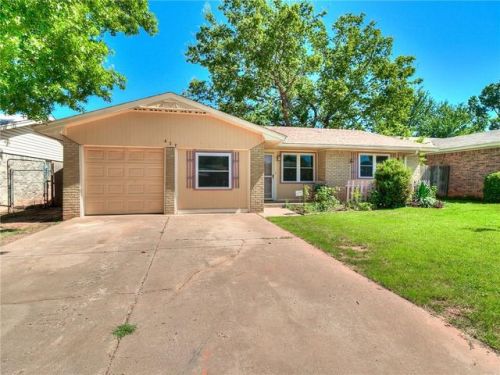 427 Hillcrest Dr, Mustang, OK 73064-3315