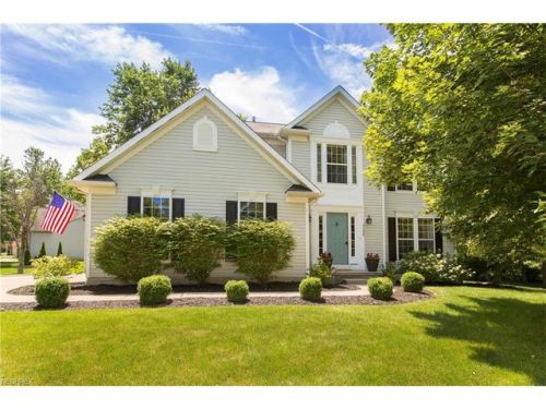 3308 Persimmon Ln, Avon, OH 44011-3708