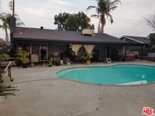 5713 Sunland Ave, Bakersfield, CA 93304-7102
