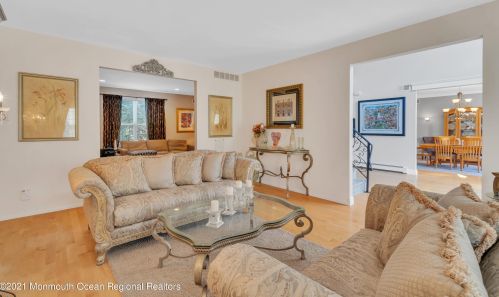 142 Serpentine Dr, Morganville NJ  07751-1400 exterior