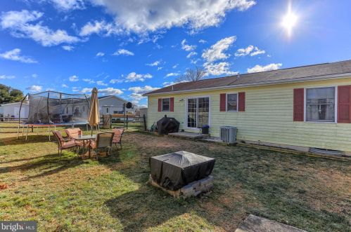 49 Cardinal Dr, Hanover PA 17331-9790 exterior