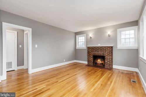 267 Deacon Rd, Fredericksburg, VA 22405-2105