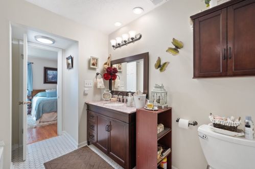 7044 Clubview Dr, Bridgeville PA  15017-1097 exterior