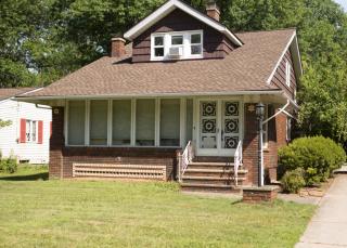6305 Chestnut Rd, Cleveland, OH 44131-3316