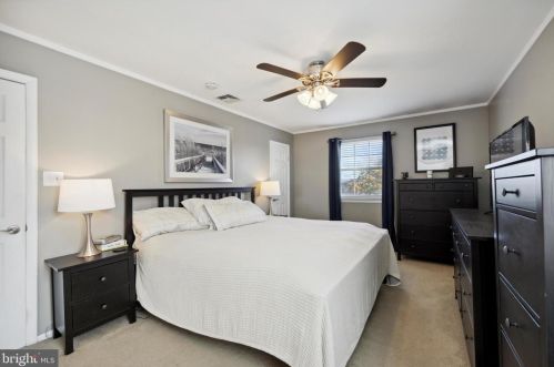 609 Crestwyck Dr, Norristown PA 19406-1574 exterior