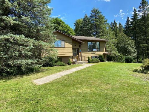 3011 Gass Lake Rd, Manitowoc, WI 54220-9386