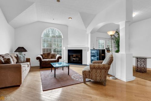 4247 Orchard Grv, Stone Mountain, GA 30083-1293