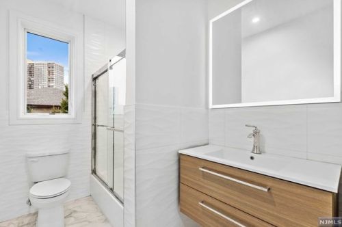 59 Lawton Ave, Cliffside Park NJ  07010-3023 exterior