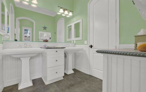 30419 Canyon Estates Rd, Vista CA  92084-1043 exterior