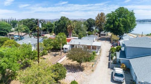 16088 Grand Ave, Lake Elsinore, CA 92530-1418